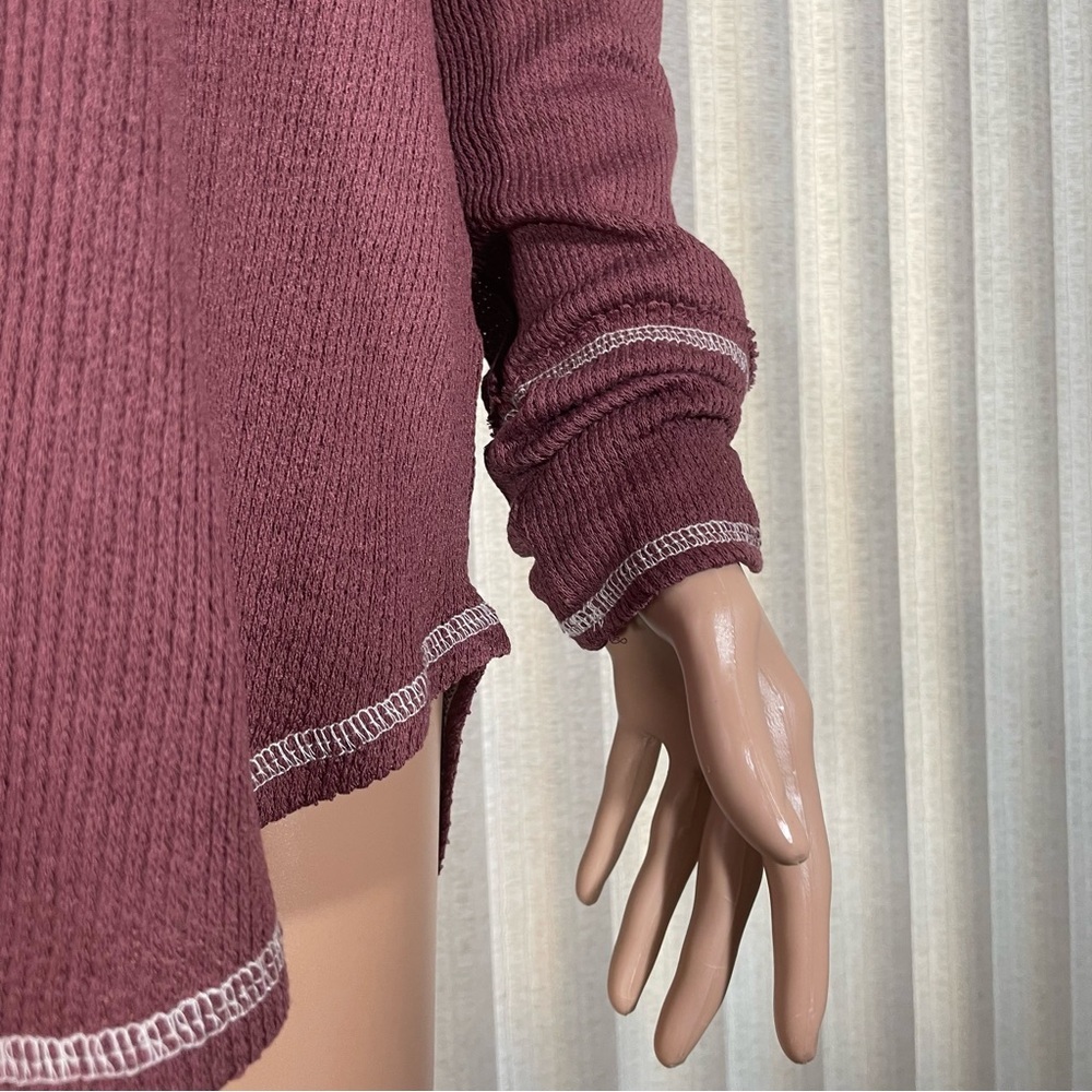 NWT BKE Sweater Top in Maroon / Mauve | Long Sleeve + V Neck - Picture 5 of 7